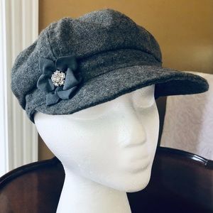 Cute ladies hat w/ gemstones